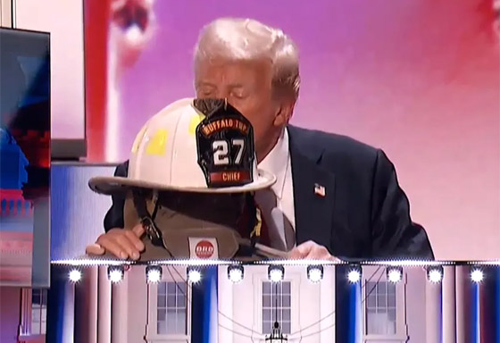 فيديو وصور: لفتة إنسانية من ترامب تجاه قتيل عملية اغتياله الفاشلة صورة رقم 11