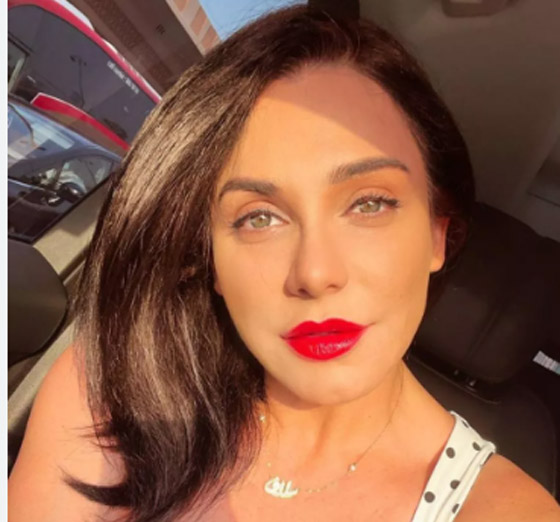 سلاف فواخرجي تسخر من وثيقة زواجها من بشار الأسد: عملناها على الضيق.. وما عزمنا حدا! صورة رقم 8