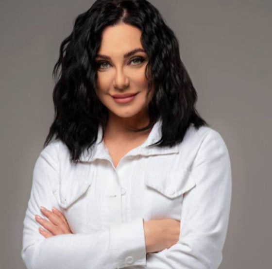 سلاف فواخرجي تسخر من وثيقة زواجها من بشار الأسد: عملناها على الضيق.. وما عزمنا حدا! صورة رقم 4