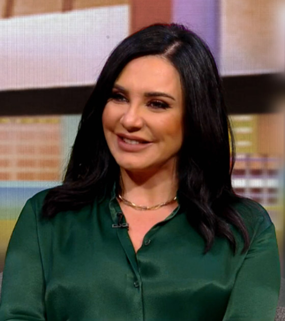 سلاف فواخرجي تسخر من وثيقة زواجها من بشار الأسد: عملناها على الضيق.. وما عزمنا حدا! صورة رقم 7