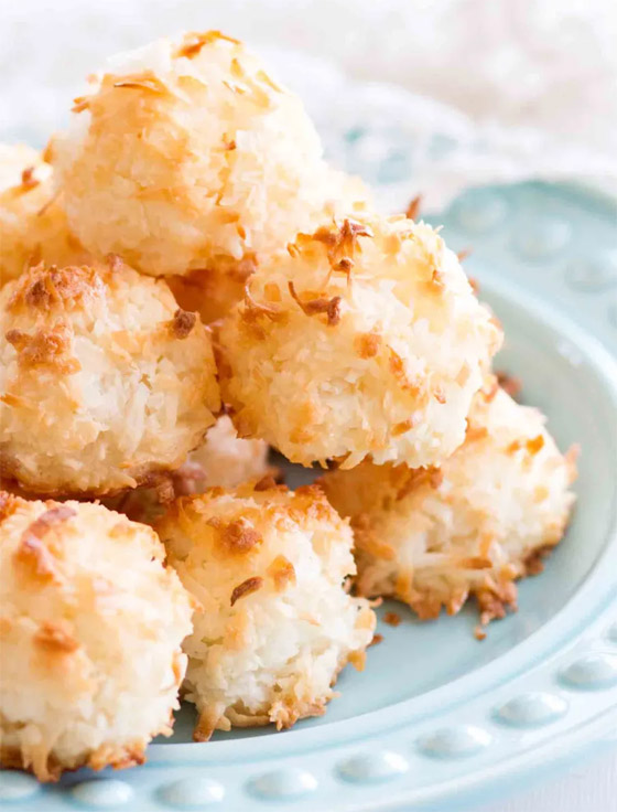 إليكم طريقة تحضير كرات جوز الهند بالحليب المكثف المحلى الطيبة صورة رقم 7 إليكم طريقة تحضير كرات جوز الهند بالحليب المكثف المحلى الطيبة صورة رقم 7