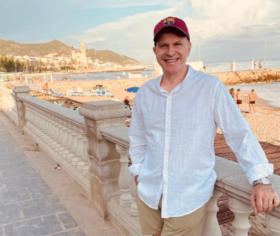 أمريكي يترك سحر نيويورك ليتقاعد بقرية صغيرة ساحلية في إسبانيا.. لماذا؟ صورة رقم 1