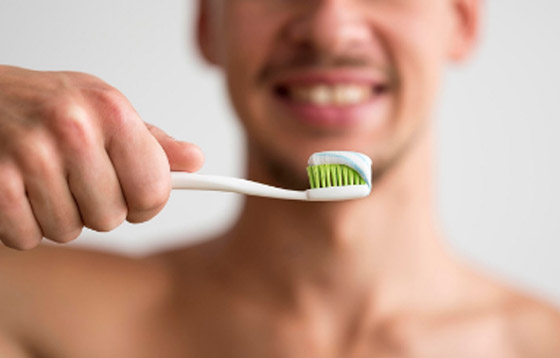 أغرب نصيحة لمنع الإصابة بتسوس الأسنان.. السر في المعجون صورة رقم 4