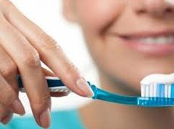 أغرب نصيحة لمنع الإصابة بتسوس الأسنان.. السر في المعجون صورة رقم 6