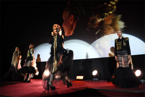 تسريحات ساحرة ضمن معرض تسريحات ساحرة ضمن معرض