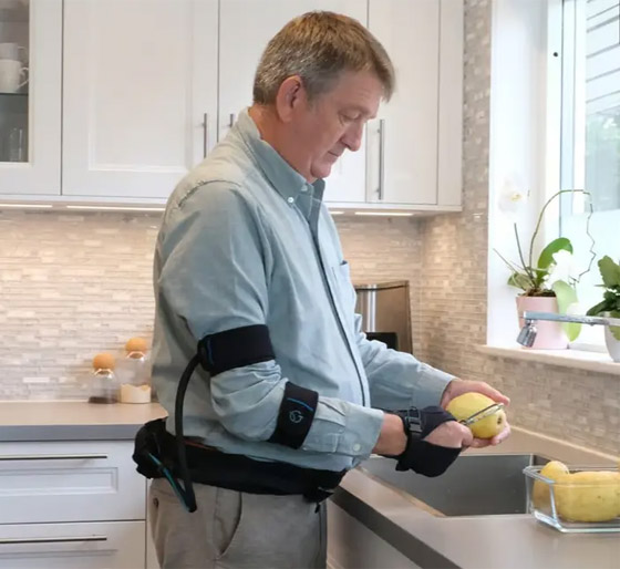 قفاز آلي ناعم يعيد قوة القبضة إلى الأيدي الضعيفة.. صور صورة رقم 1 قفاز آلي ناعم يعيد قوة القبضة إلى الأيدي الضعيفة.. صور صورة رقم 1