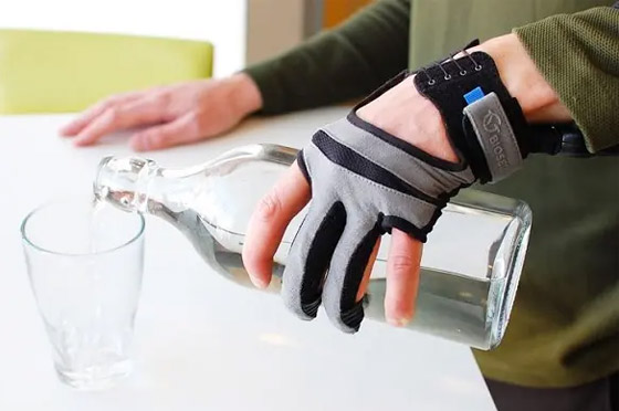 قفاز آلي ناعم يعيد قوة القبضة إلى الأيدي الضعيفة.. صور صورة رقم 6 قفاز آلي ناعم يعيد قوة القبضة إلى الأيدي الضعيفة.. صور صورة رقم 6