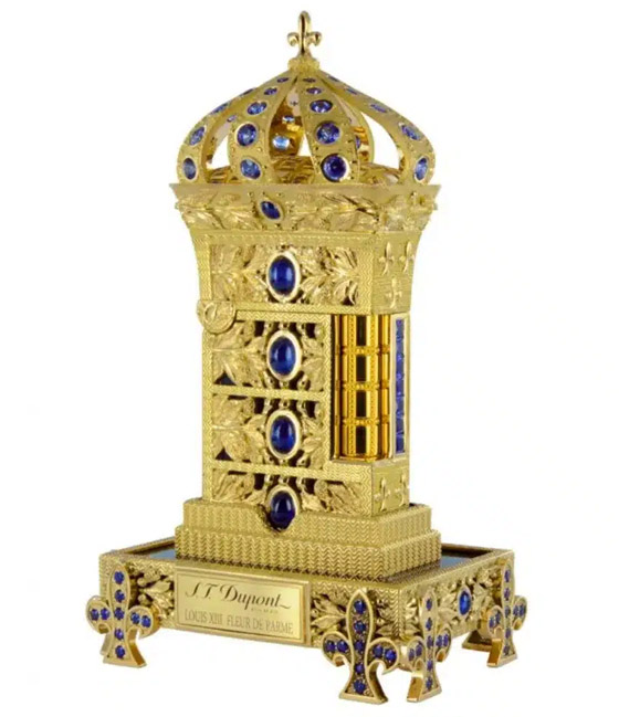 مصنوعة من الذهب ومزينة بالياقوت.. أغلى قداحة (ولاعة) سيجار في العالم صورة رقم 6 مصنوعة من الذهب ومزينة بالياقوت.. أغلى قداحة (ولاعة) سيجار في العالم صورة رقم 6