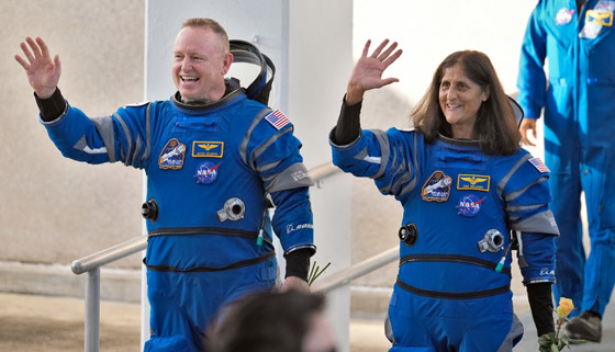 الأمل يلوح بالأفق للرائدين العالقين بالفضاء مع وصول مركبة ماسك صورة رقم 10 الأمل يلوح بالأفق للرائدين العالقين بالفضاء مع وصول مركبة ماسك صورة رقم 10