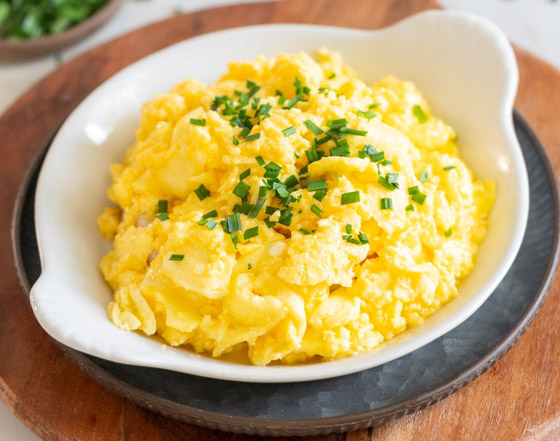 إليكم طريقة تحضير بيض بالجبن السائل بخطوات بسيطة صورة رقم 7 إليكم طريقة تحضير بيض بالجبن السائل بخطوات بسيطة صورة رقم 7