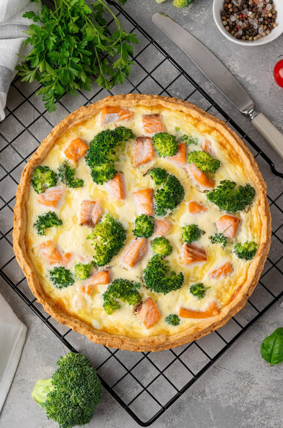 اليكم طريقة تحضير كيش البروكولي والدجاج بعجينة البطاطس صورة رقم 1