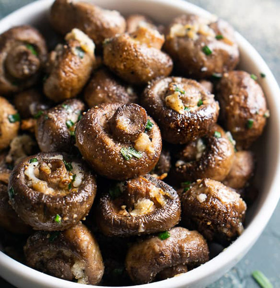 الفطر المخبوز مع الثوم والصلصة.. شهية وسريعة التحضير صورة رقم 3 الفطر المخبوز مع الثوم والصلصة.. شهية وسريعة التحضير صورة رقم 3