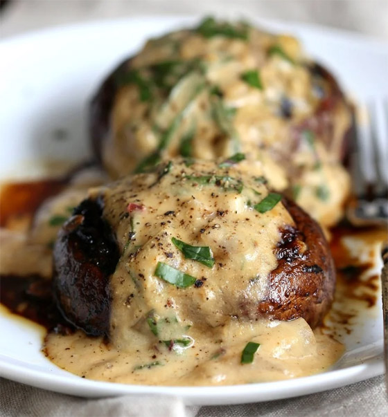 الفطر المخبوز مع الثوم والصلصة.. شهية وسريعة التحضير صورة رقم 7 الفطر المخبوز مع الثوم والصلصة.. شهية وسريعة التحضير صورة رقم 7