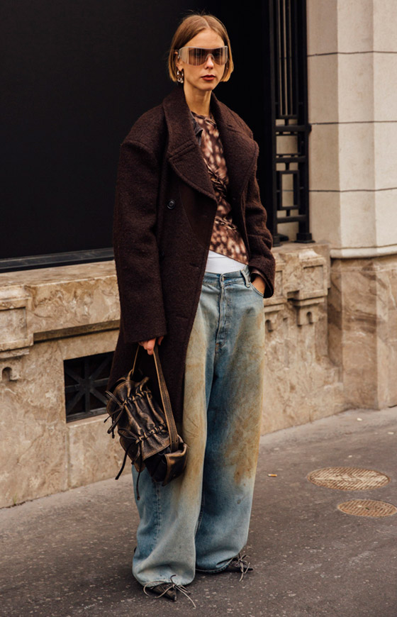 موديلات البنطلون الجينز الرائجة بخريف 2024.. اختاريها بحسب الجسم صورة رقم 7 موديلات البنطلون الجينز الرائجة بخريف 2024.. اختاريها بحسب الجسم صورة رقم 7