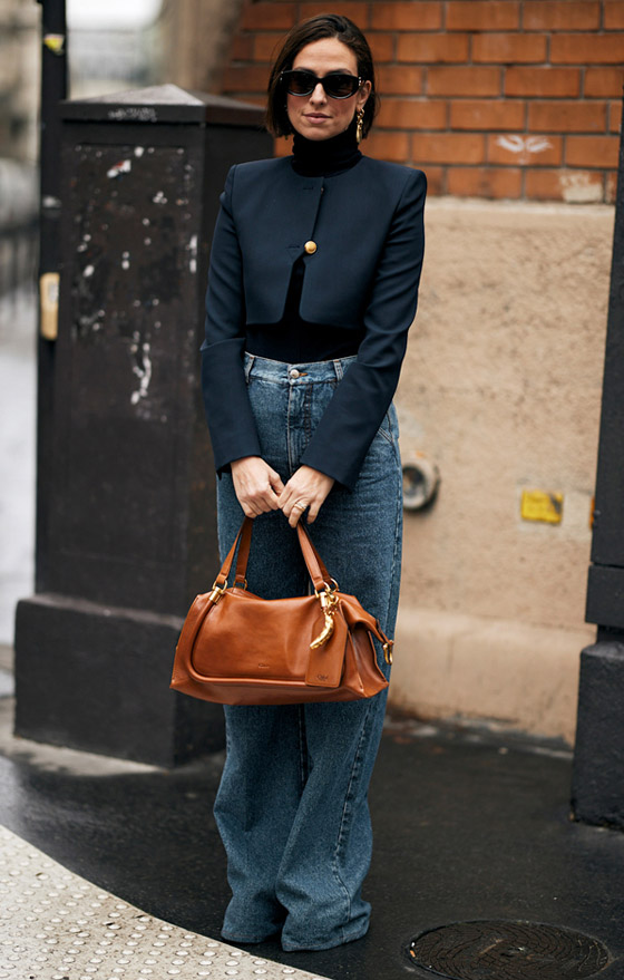 موديلات البنطلون الجينز الرائجة بخريف 2024.. اختاريها بحسب الجسم صورة رقم 9 موديلات البنطلون الجينز الرائجة بخريف 2024.. اختاريها بحسب الجسم صورة رقم 9