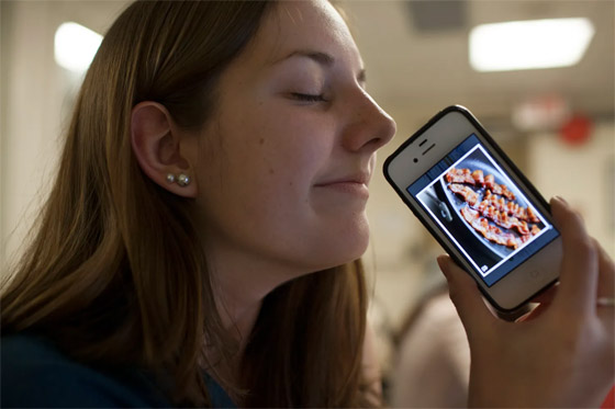 هل تنجح الهواتف الذكية في نقل الرائحة قريبا؟ صورة رقم 2 هل تنجح الهواتف الذكية في نقل الرائحة قريبا؟ صورة رقم 2