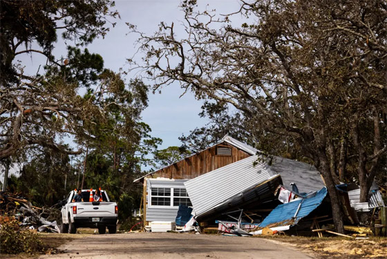 من أسوأ العواصف بالتاريخ الحديث.. 60 قتيلا حصيلة الإعصار هيلين بأمريكا صورة رقم 8 من أسوأ العواصف بالتاريخ الحديث.. 60 قتيلا حصيلة الإعصار هيلين بأمريكا صورة رقم 8