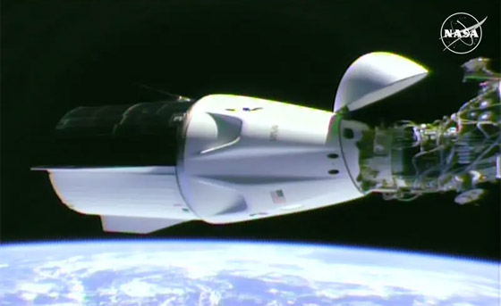 الأمل يلوح بالأفق للرائدين العالقين بالفضاء مع وصول مركبة ماسك صورة رقم 4 الأمل يلوح بالأفق للرائدين العالقين بالفضاء مع وصول مركبة ماسك صورة رقم 4