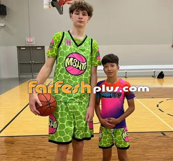 فيديو وصور: لاعب كرة سلة مراهق يحظى بشهرة بسبب طوله غير المعتاد صورة رقم 5 فيديو وصور: لاعب كرة سلة مراهق يحظى بشهرة بسبب طوله غير المعتاد صورة رقم 5