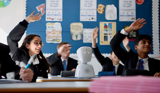 فيديو: ابتكار روبوت يساعد الأطفال المرضى على الذهاب إلى المدرسة صورة رقم 1 فيديو: ابتكار روبوت يساعد الأطفال المرضى على الذهاب إلى المدرسة صورة رقم 1