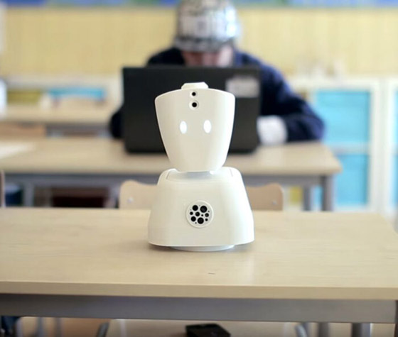 فيديو: ابتكار روبوت يساعد الأطفال المرضى على الذهاب إلى المدرسة صورة رقم 6 فيديو: ابتكار روبوت يساعد الأطفال المرضى على الذهاب إلى المدرسة صورة رقم 6