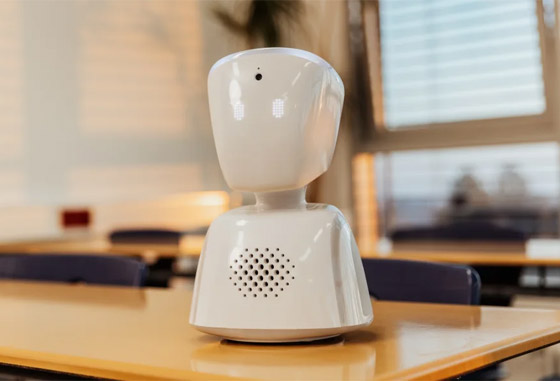 فيديو: ابتكار روبوت يساعد الأطفال المرضى على الذهاب إلى المدرسة صورة رقم 8 فيديو: ابتكار روبوت يساعد الأطفال المرضى على الذهاب إلى المدرسة صورة رقم 8