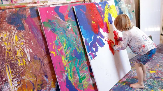 بيكاسو الصغير: طفل ألماني يذهل الآلاف بموهبته.. يرسم بطريقة احترافية صورة رقم 2 بيكاسو الصغير: طفل ألماني يذهل الآلاف بموهبته.. يرسم بطريقة احترافية صورة رقم 2