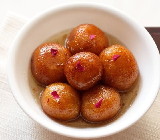 إليكم طريقة تحضير حلوى غولاب جامون الهندية.. بسيطة ولذيذة صورة رقم 5