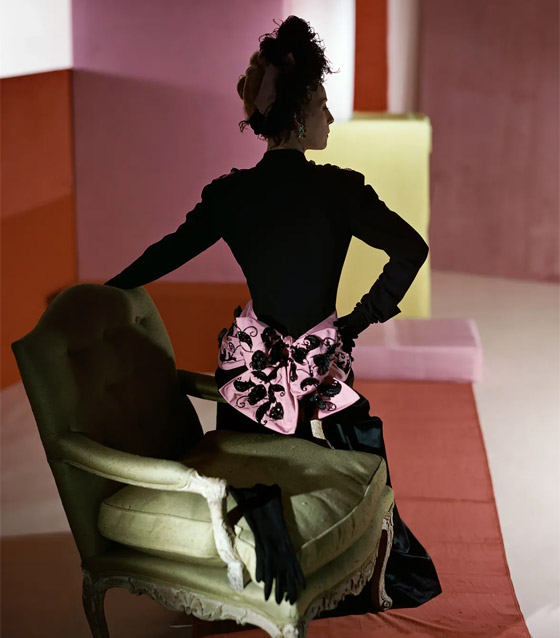 الأمريكي دانييل روزبيري أفضل مصمم عالمي لعام 2024.. فيديو وصور صورة رقم 20 الأمريكي دانييل روزبيري أفضل مصمم عالمي لعام 2024.. فيديو وصور صورة رقم 20