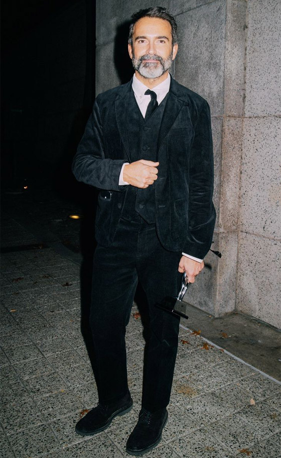 الأمريكي دانييل روزبيري أفضل مصمم عالمي لعام 2024.. فيديو وصور صورة رقم 7 الأمريكي دانييل روزبيري أفضل مصمم عالمي لعام 2024.. فيديو وصور صورة رقم 7