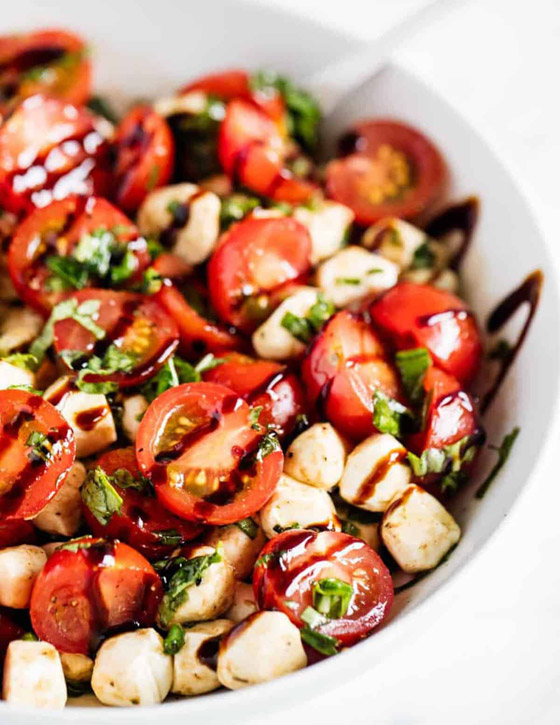 إليكم وصفة طبق طماطم الكرز بجبن الموزاريلا.. وجبة لهدوء الأعصاب صورة رقم 4