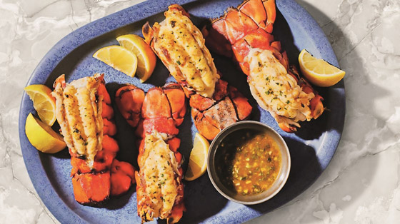 ذيل اللوبستر مع صلصة الليمون والثوم والفلفل الحلبي صورة رقم 1