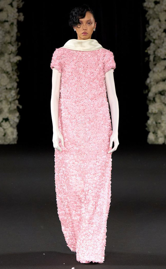 فساتين ملكية بكم طويل.. تألقي كالأميرات هذا الخريف (صور) صورة رقم 3