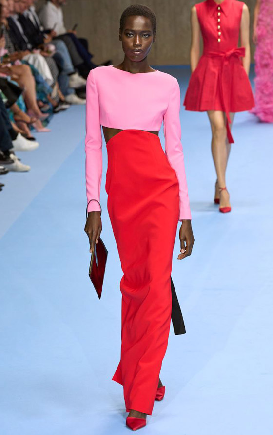 فساتين ملكية بكم طويل.. تألقي كالأميرات هذا الخريف (صور) صورة رقم 5