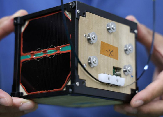 فيديو: أول قمر صناعي خشبي في العالم ينطلق إلى الفضاء صورة رقم 1 فيديو: أول قمر صناعي خشبي في العالم ينطلق إلى الفضاء صورة رقم 1