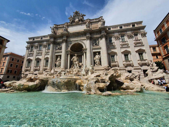 استبدال نافورة تريفي الشهيرة في روما بحوض تمنيات (فيديو) صورة رقم 8