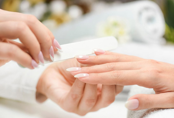 تعلمي أسرار العناية بالأظافر.. شتاءً صورة رقم 4