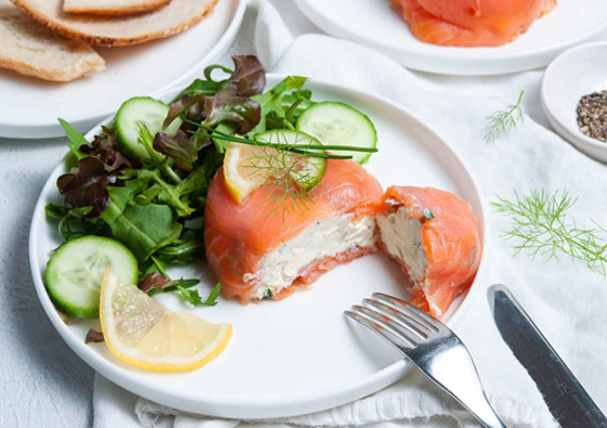 وصفة شرائح السلمون المدخن والروبيان.. مظهر رائع وطعم لذيذ صورة رقم 3 وصفة شرائح السلمون المدخن والروبيان.. مظهر رائع وطعم لذيذ صورة رقم 3