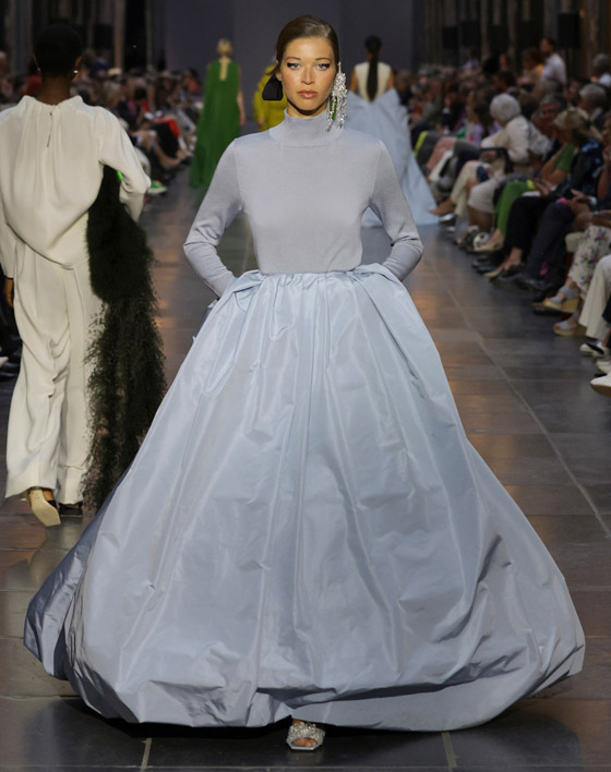 بالصور: فساتين سواريه محجبات موضة شتاء 2025 صورة رقم 3 بالصور: فساتين سواريه محجبات موضة شتاء 2025 صورة رقم 3