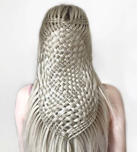 صور: ألمانية تترك وظيفتها وتبهر السوشيال ميديا بتصاميم شعر مذهلة صورة رقم 10 صور: ألمانية تترك وظيفتها وتبهر السوشيال ميديا بتصاميم شعر مذهلة صورة رقم 10