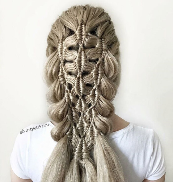 صور: ألمانية تترك وظيفتها وتبهر السوشيال ميديا بتصاميم شعر مذهلة صورة رقم 12 صور: ألمانية تترك وظيفتها وتبهر السوشيال ميديا بتصاميم شعر مذهلة صورة رقم 12