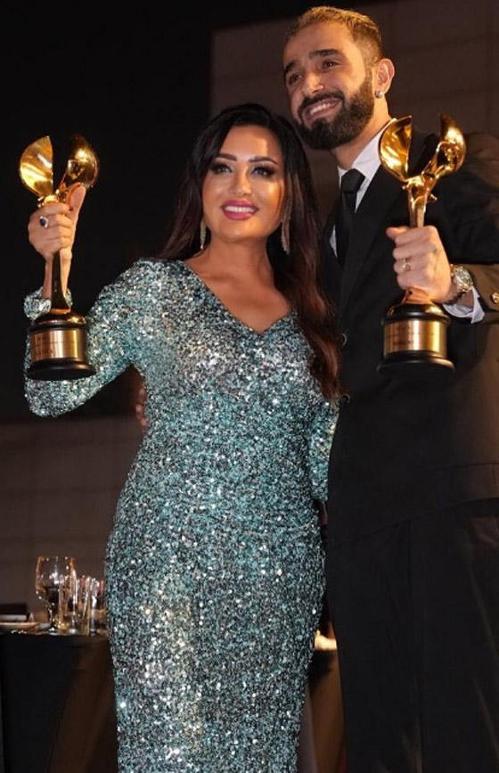 لطيفة التونسية تتعثر على المسرح مما كشفها وأحرجها: هل تغني بلاي باك؟ صورة رقم 5