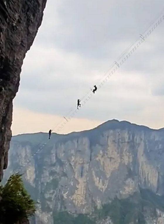 على ارتفاع 5 آلاف قدم.. هل تجرؤ على صعود 