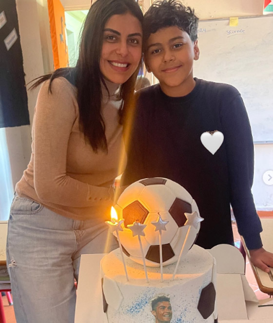 هاجر الشرنوبي لمنتقدي صور قبلتها لنجلها على الفم: في قلوبهم مرض فليذهبوا للعلاج!  صورة رقم 2