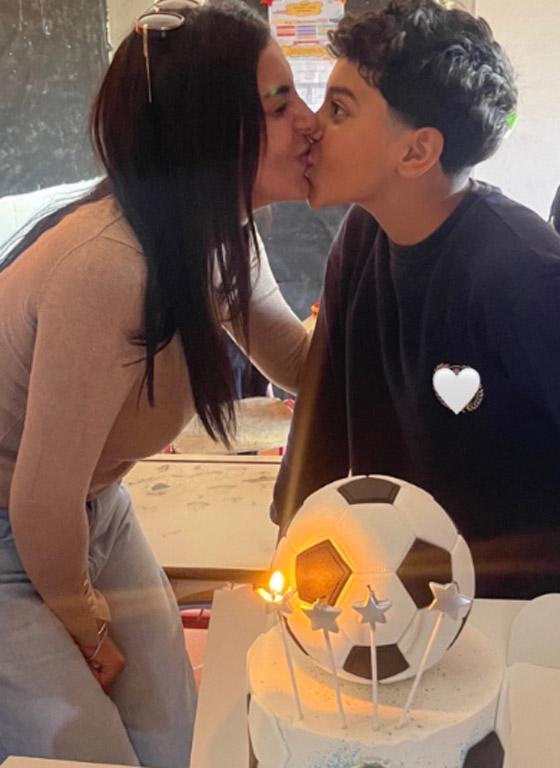 هاجر الشرنوبي لمنتقدي صور قبلتها لنجلها على الفم: في قلوبهم مرض فليذهبوا للعلاج!  صورة رقم 4