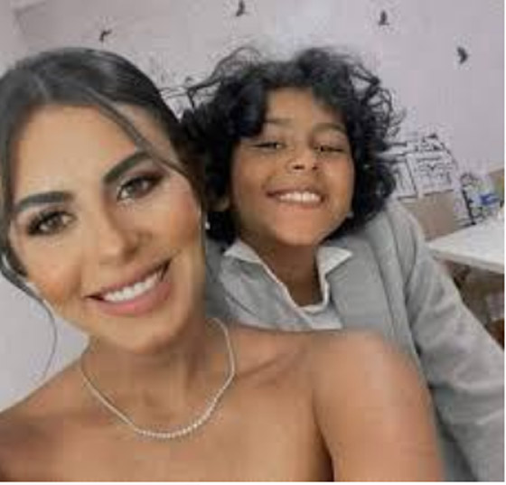 هاجر الشرنوبي لمنتقدي صور قبلتها لنجلها على الفم: في قلوبهم مرض فليذهبوا للعلاج!  صورة رقم 9