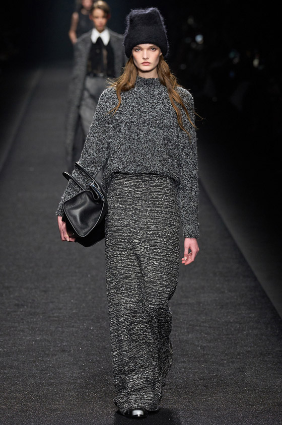 8 موديلات تنانير طويلة لشتاء 2025 لا بد أن تتوفر في خزانة المحجبات صورة رقم 1 8 موديلات تنانير طويلة لشتاء 2025 لا بد أن تتوفر في خزانة المحجبات صورة رقم 1