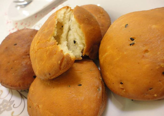 إليكم طريقة عمل الباخمري الحضرمي.. أشهى أنواع الخبز اليمني صورة رقم 7