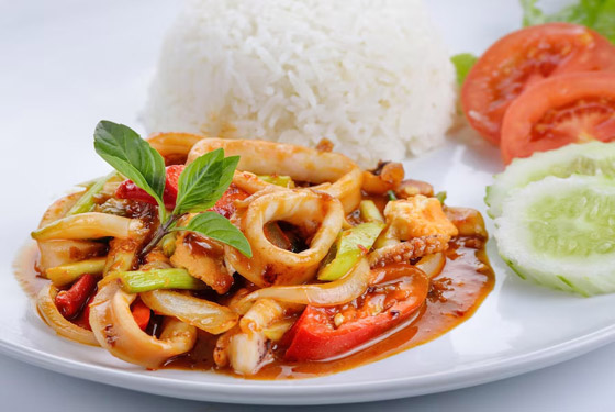 إليكم طريقة تحضير سمك الحبار بالصلصة الحارة صورة رقم 1