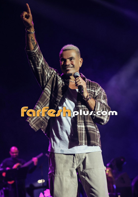 صور عمرو دياب في إطلالة مثيرة للجدل تشعل مواقع التواصل صورة رقم 3